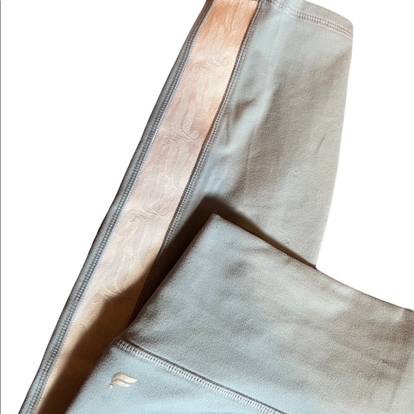 Fabletics Powerhold Leggings - Picture 3 of 5